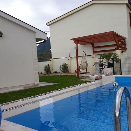 Vila Pelinovo Kotor Luaran gambar