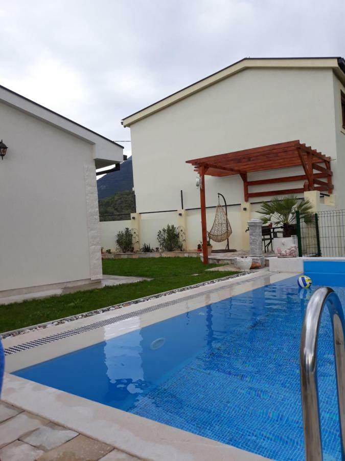 Vila Pelinovo Kotor Luaran gambar