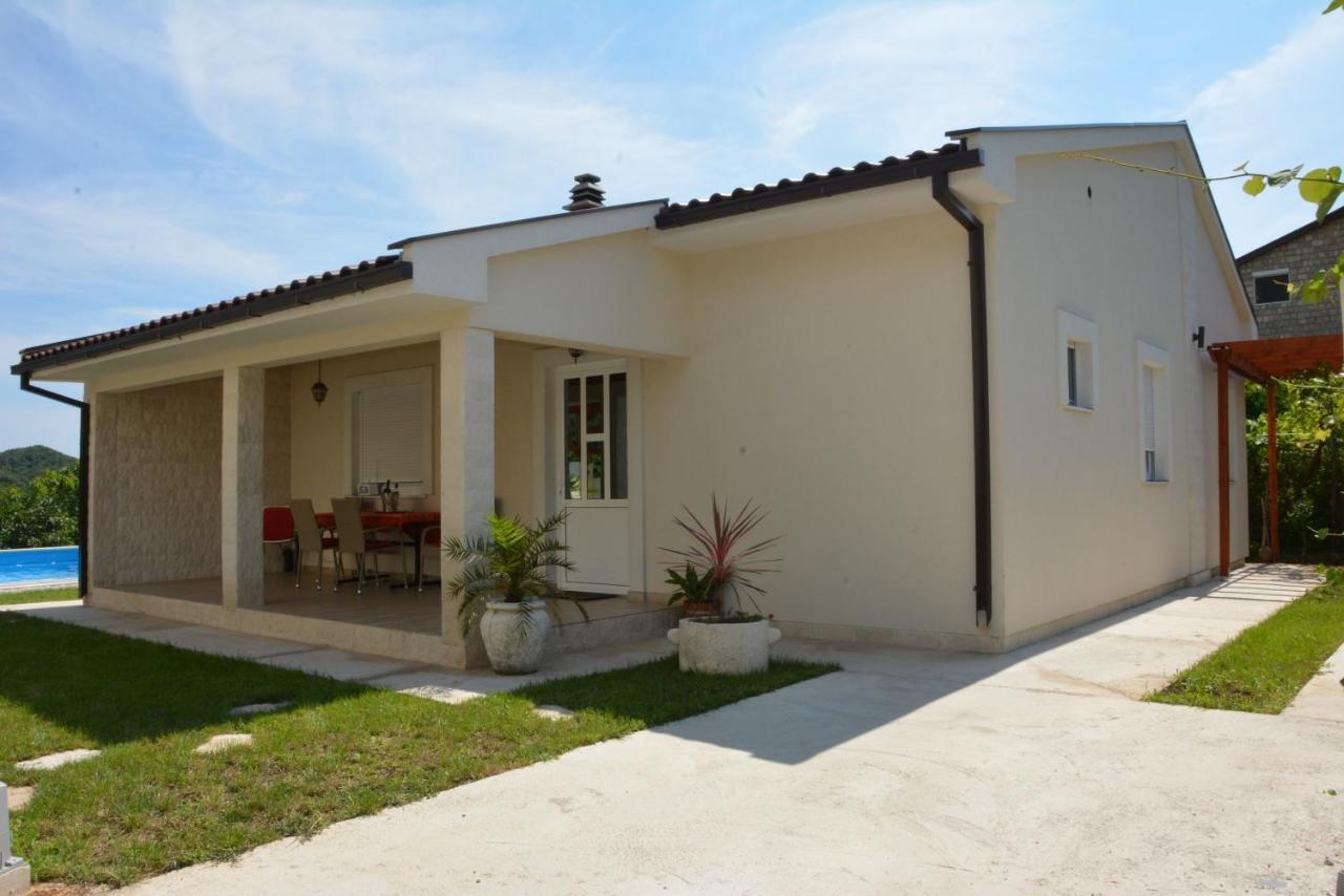 Vila Pelinovo Kotor Luaran gambar