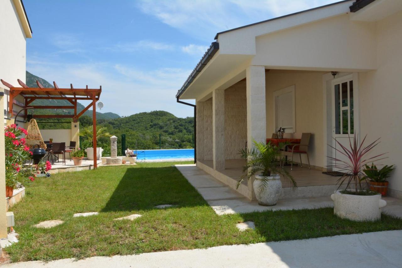 Vila Pelinovo Kotor Luaran gambar