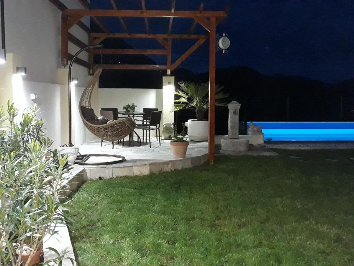Vila Pelinovo Kotor Luaran gambar