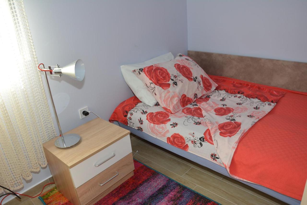 Vila Pelinovo Kotor Luaran gambar